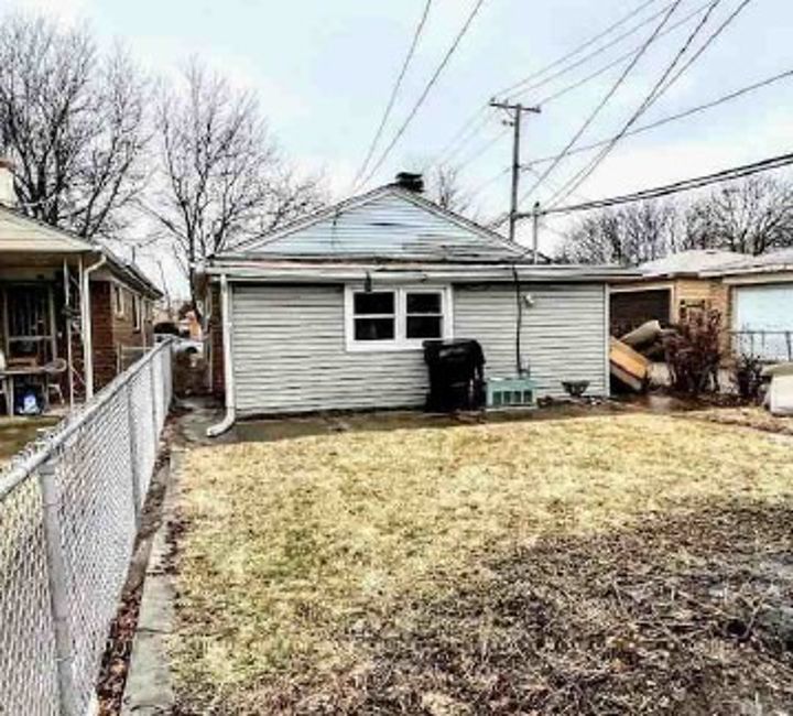 9315 South East End Avenue Chicago IL 60617