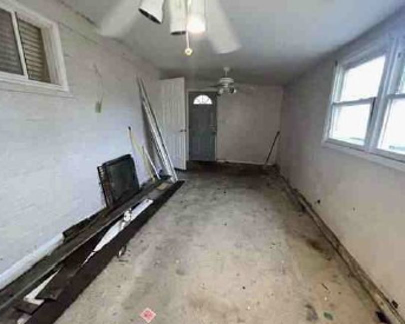 9315 South East End Avenue Chicago IL 60617