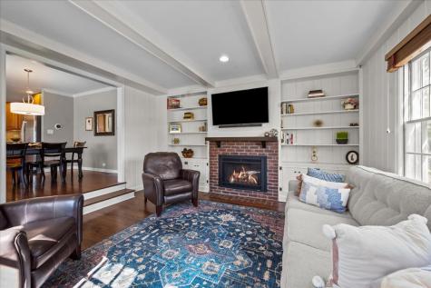 927 Holly Court Deerfield IL 60015