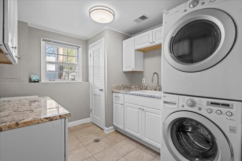 927 Holly Court Deerfield IL 60015