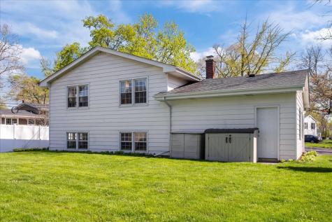 927 Holly Court Deerfield IL 60015