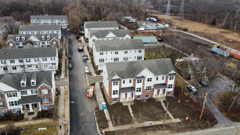 184 Eli Court Des Plaines IL 60016