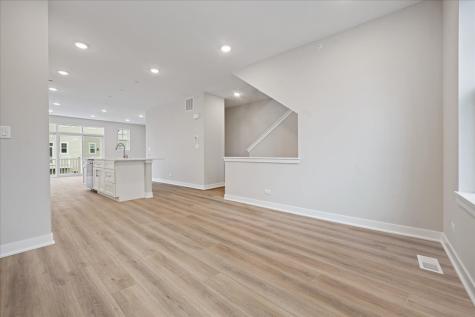 184 Eli Court Des Plaines IL 60016