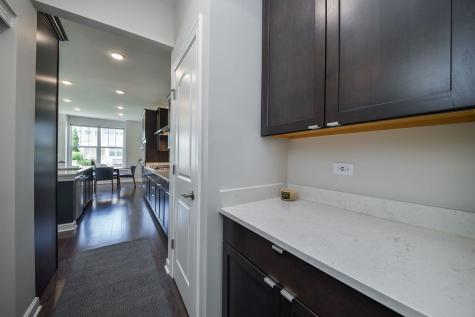 653 Riverbank Drive Geneva IL 60134
