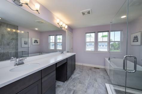 653 Riverbank Drive Geneva IL 60134