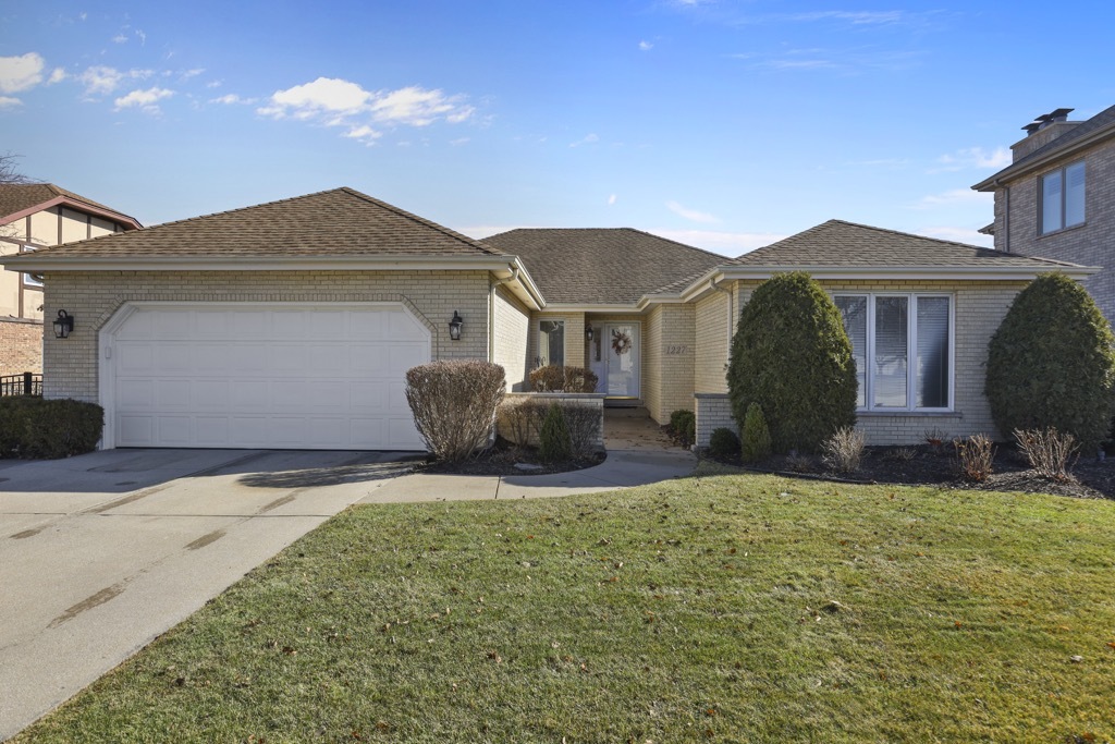 1227 North Ashley Lane Addison IL 60101