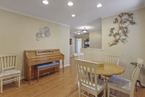 1227 North Ashley Lane Addison IL 60101