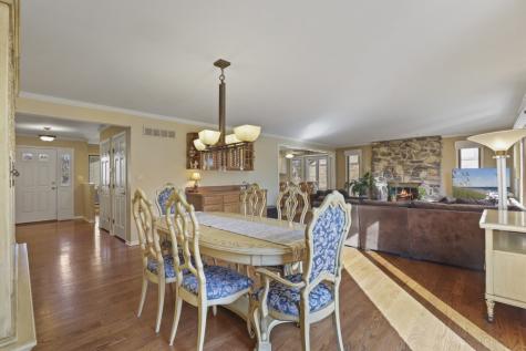 1227 North Ashley Lane Addison IL 60101