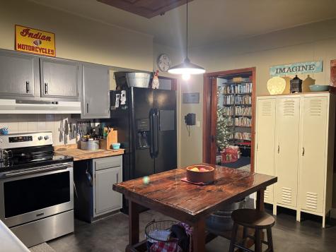 802 Paddock Avenue Ashton IL 61006