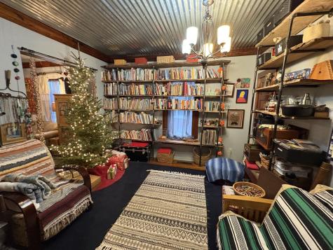 802 Paddock Avenue Ashton IL 61006