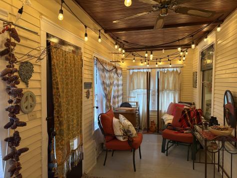 802 Paddock Avenue Ashton IL 61006