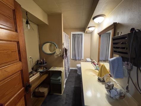 802 Paddock Avenue Ashton IL 61006