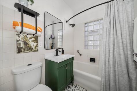 6514 Sinclair Avenue Berwyn IL 60402