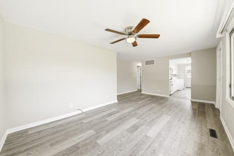 58 Golfview Lane Carpentersville IL 60110