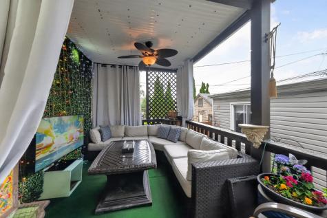 5438 West Melrose Street Chicago IL 60641