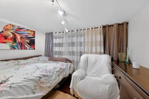 5438 West Melrose Street Chicago IL 60641