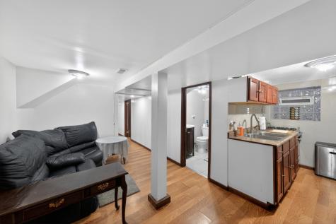 5438 West Melrose Street Chicago IL 60641