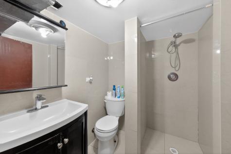 5438 West Melrose Street Chicago IL 60641