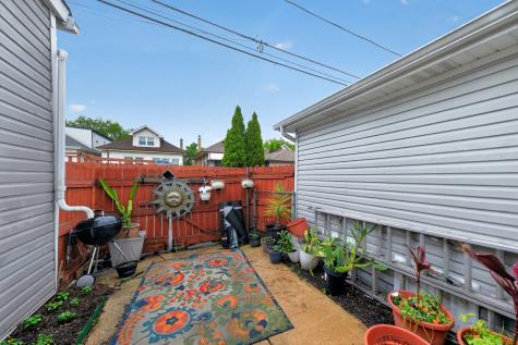 5438 West Melrose Street Chicago IL 60641