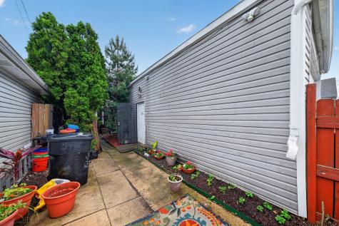 5438 West Melrose Street Chicago IL 60641