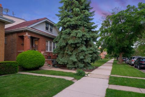 5438 West Melrose Street Chicago IL 60641