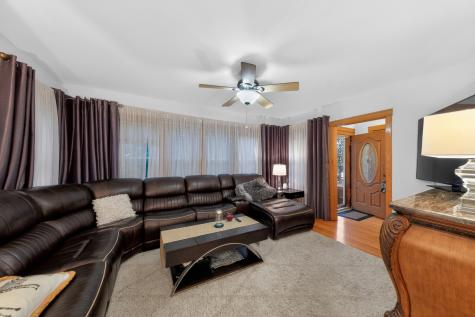 5438 West Melrose Street Chicago IL 60641