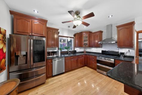 5438 West Melrose Street Chicago IL 60641