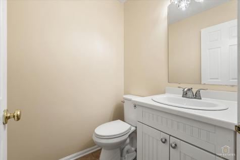 7 Eagle Court Streamwood IL 60107