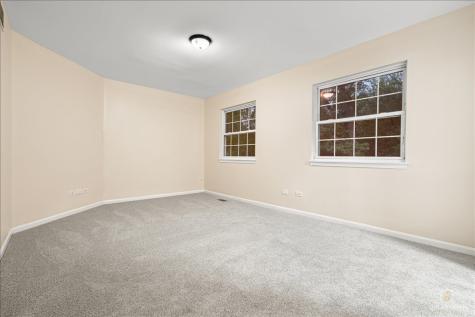 7 Eagle Court Streamwood IL 60107