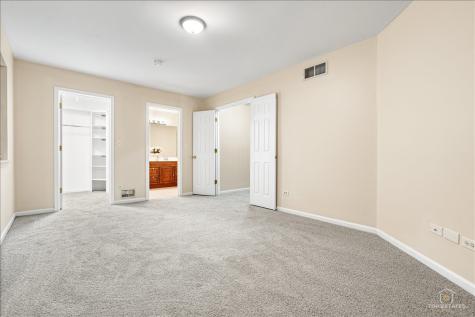 7 Eagle Court Streamwood IL 60107
