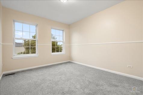 7 Eagle Court Streamwood IL 60107