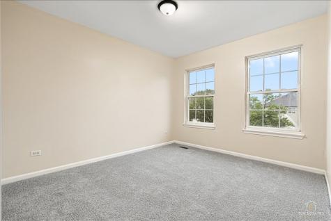 7 Eagle Court Streamwood IL 60107