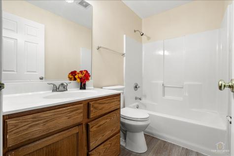7 Eagle Court Streamwood IL 60107