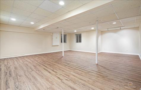 7 Eagle Court Streamwood IL 60107