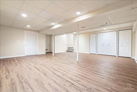 7 Eagle Court Streamwood IL 60107