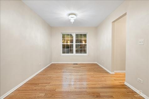 7 Eagle Court Streamwood IL 60107