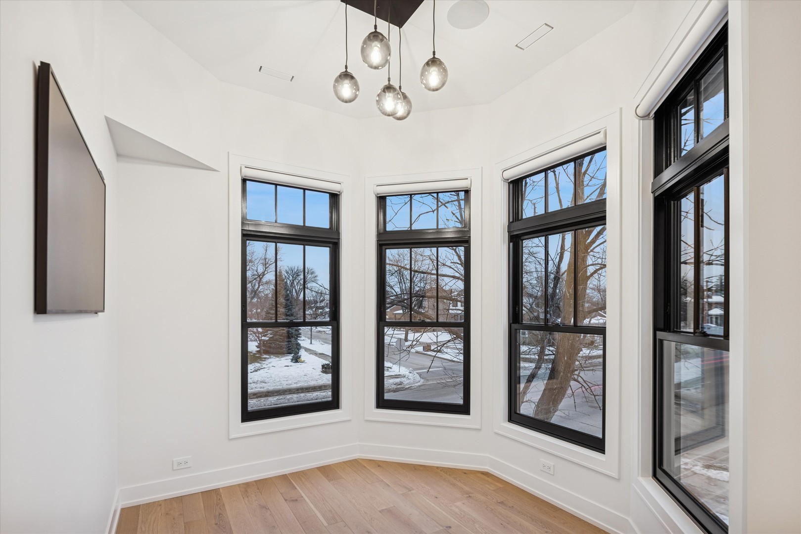 284 North Highland Avenue Elmhurst IL 60126