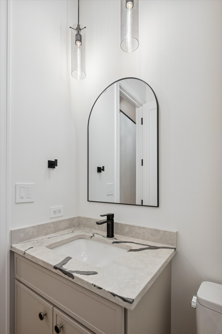 284 North Highland Avenue Elmhurst IL 60126