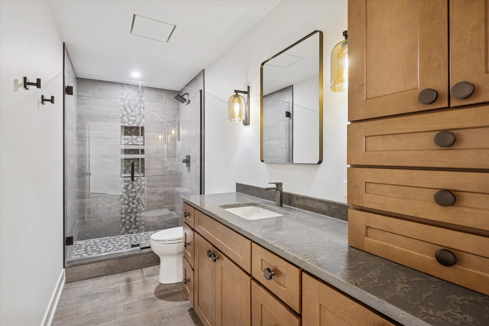 284 North Highland Avenue Elmhurst IL 60126