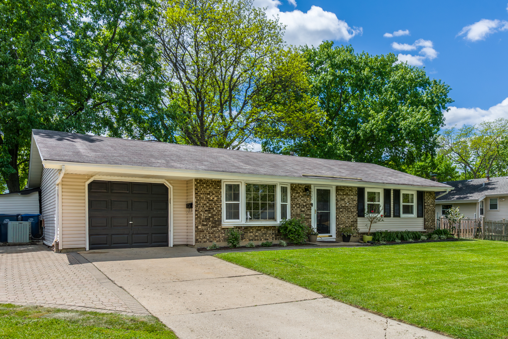 1723 Hartmann Drive Schaumburg IL 60193