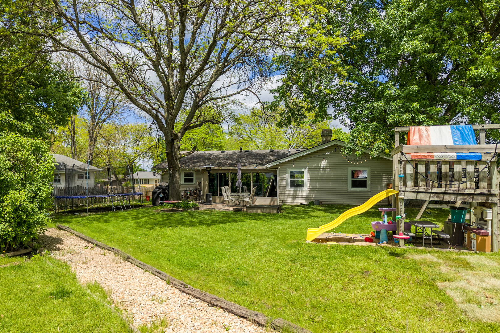 1723 Hartmann Drive Schaumburg IL 60193