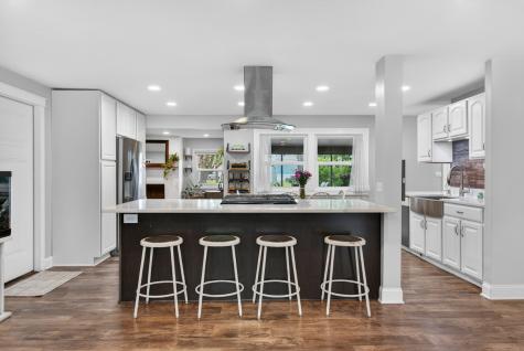 1723 Hartmann Drive Schaumburg IL 60193