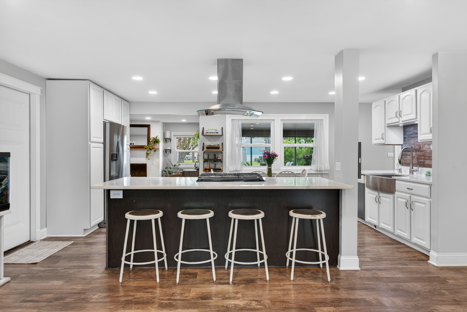 1723 Hartmann Drive Schaumburg IL 60193