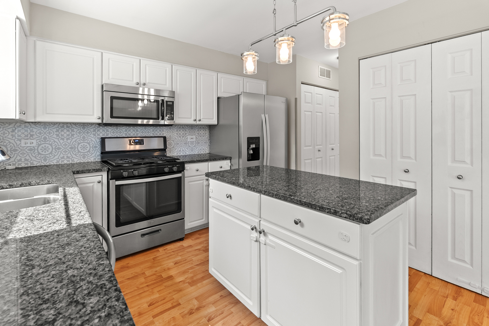 531 Hillcrest Drive Bolingbrook IL 60440