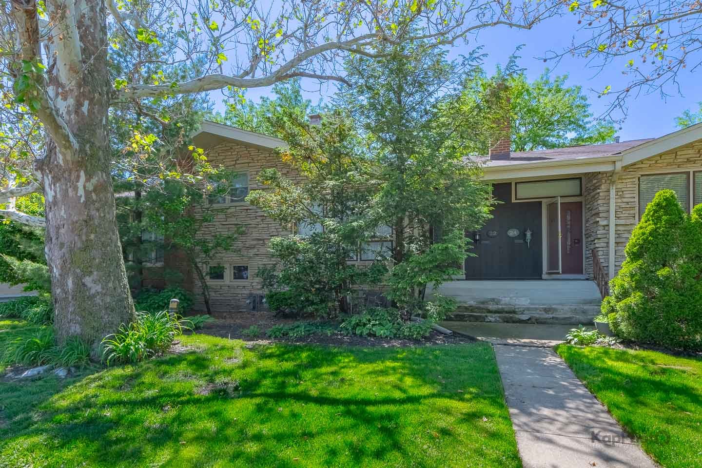 22 North Dee Road Park Ridge IL 60068