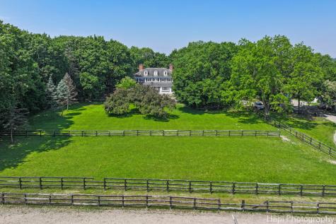 23 West County Line Road Barrington Hills IL 60010
