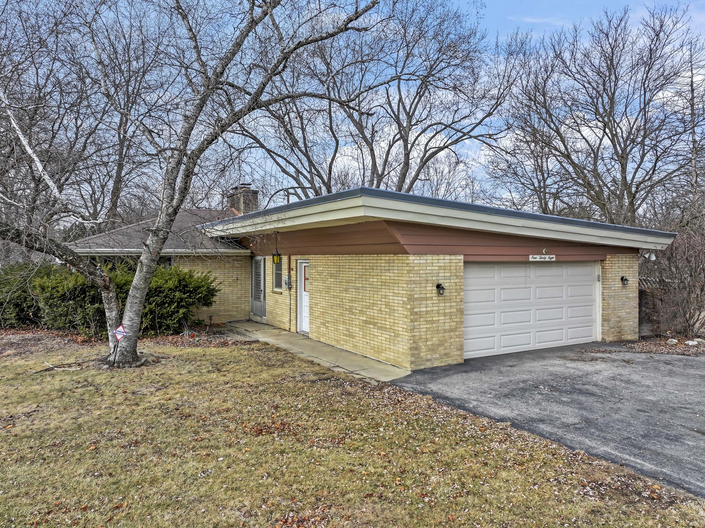 938 Hillcrest Road Elgin IL 60123