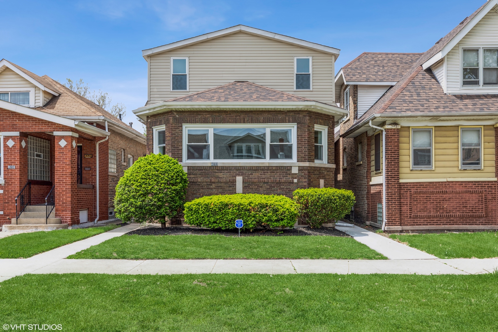 8222 South Saint Lawrence Avenue Chicago IL 60619