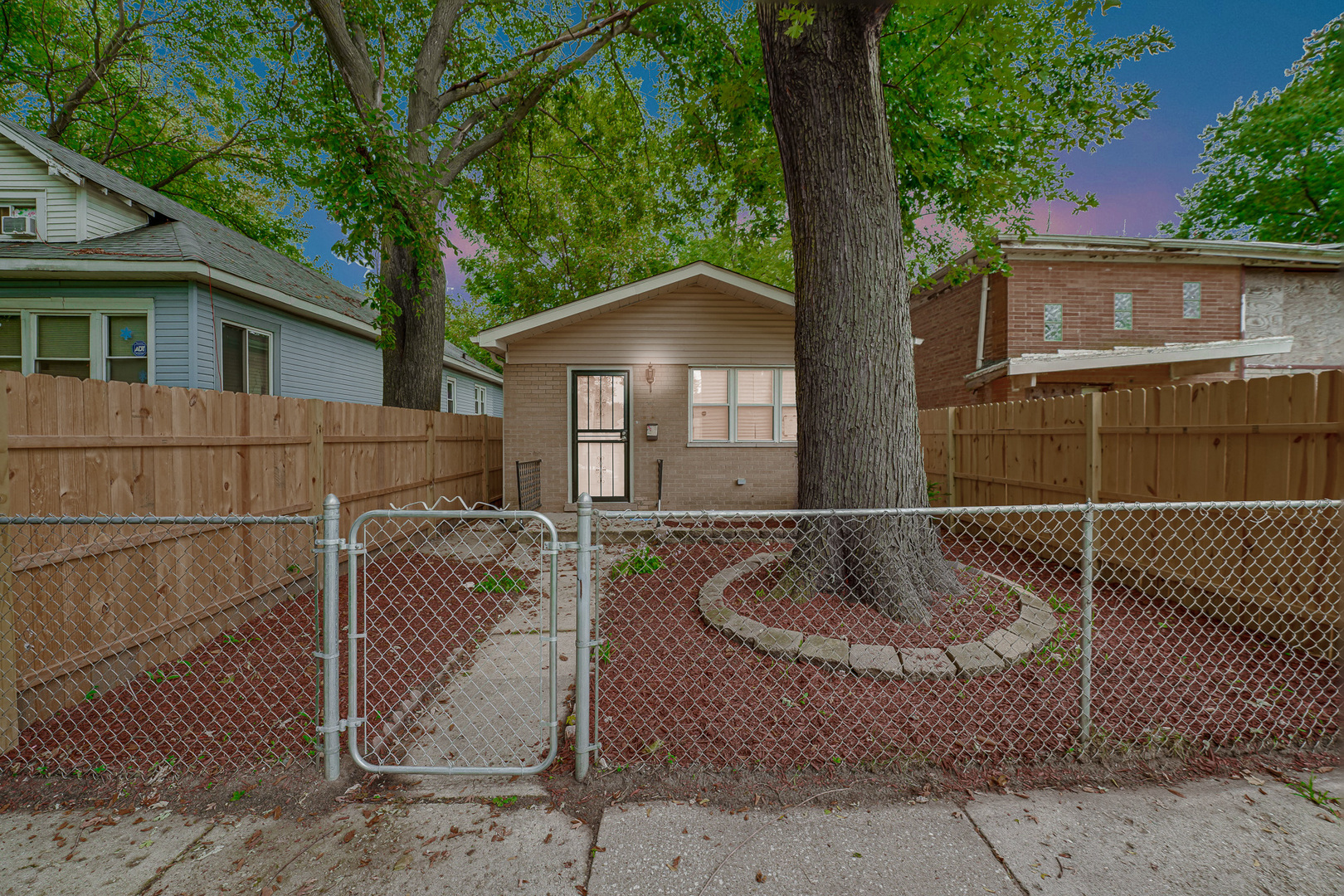 255 West 117th Street Chicago IL 60628