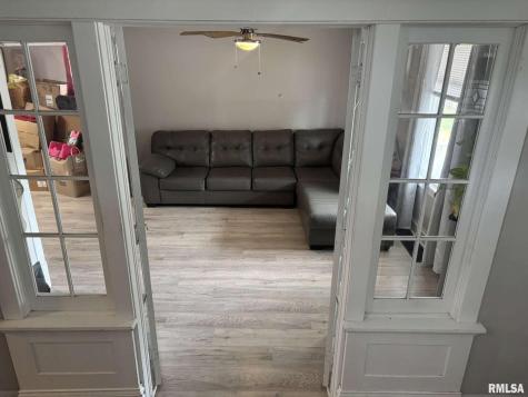 1015 18TH Avenue Rock Island IL 61201